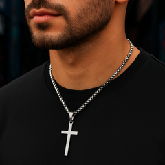 CLASSIC CROSS NECKLACE
